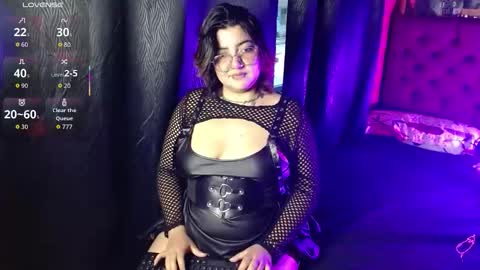 Roxana online show from December 2025 11:01:02 PM