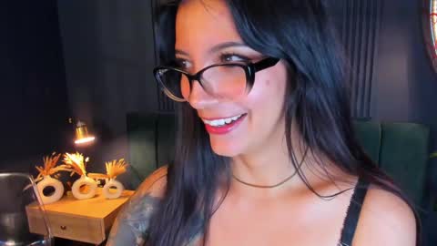 Snapshot of roxy_hell chatting on March 2025 10:10:02 PM Roxy hell online show from March 2025 10:10:02 PM