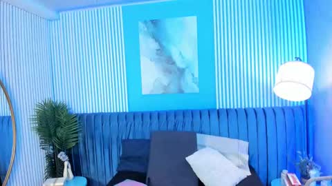 Snapshot of roxy_hell chatting on October 2025 12:06:01 PM Roxy hell online show from October 2025 12:06:01 PM