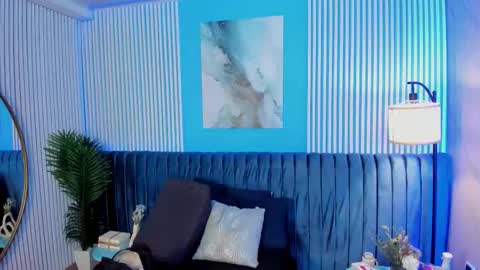 Snapshot of roxy_hell chatting on November 2025 12:03:01 PM Roxy hell online show from November 2025 12:03:01 PM