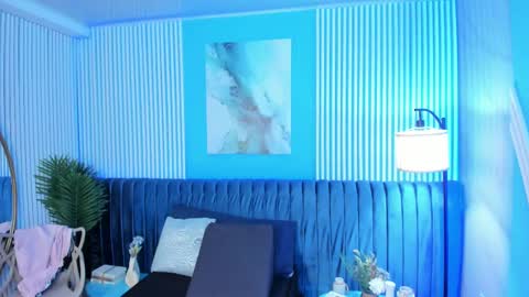 Snapshot of roxy_hell chatting on November 2025 11:43:01 AM Roxy hell online show from November 2025 11:43:01 AM