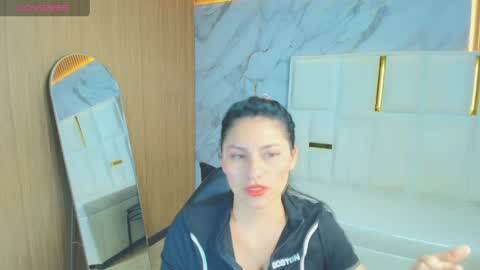 Roxy online show from April 2026 01:34:01 PM