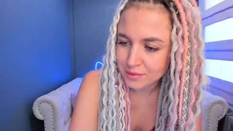 Snapshot of roxy_mars chatting on December 2024 08:00:02 AM Roxy online show from December 2024 08:00:02 AM