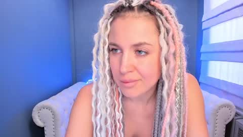Snapshot of roxy_mars chatting on December 2024 07:52:02 AM Roxy online show from December 2024 07:52:02 AM
