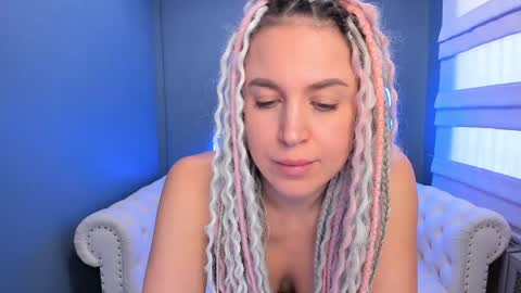 Snapshot of roxy_mars chatting on December 2024 04:23:02 AM Roxy online show from December 2024 04:23:02 AM