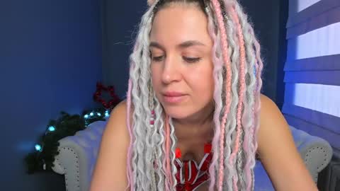 Snapshot of roxy_mars chatting on December 2024 08:07:02 AM Roxy online show from December 2024 08:07:02 AM