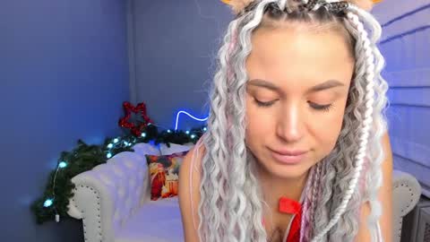 Snapshot of roxy_mars chatting on December 2024 01:32:02 AM Roxy online show from December 2024 01:32:02 AM