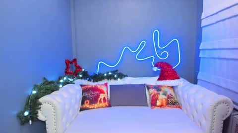 Snapshot of roxy_mars chatting on December 2024 01:24:01 AM Roxy online show from December 2024 01:24:01 AM