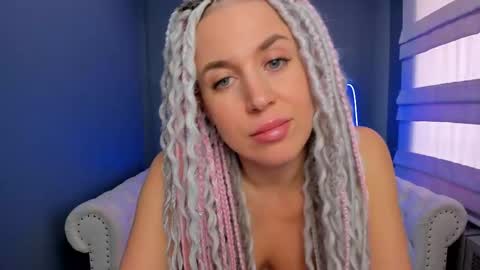 Snapshot of roxy_mars chatting on February 2025 05:15:02 AM Roxy online show from February 2025 05:15:02 AM