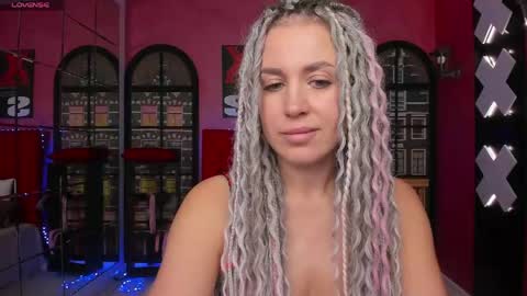 Snapshot of roxy_mars chatting on May 2026 02:06:02 AM Roxy online show from May 2026 02:06:02 AM