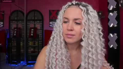 Snapshot of roxy_mars chatting on May 2026 02:08:01 AM Roxy online show from May 2026 02:08:01 AM