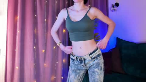 roxy_riot_ online show from February 2025 04:27:01 AM