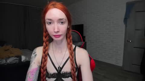 Roxy online show from November 2025 09:13:01 PM