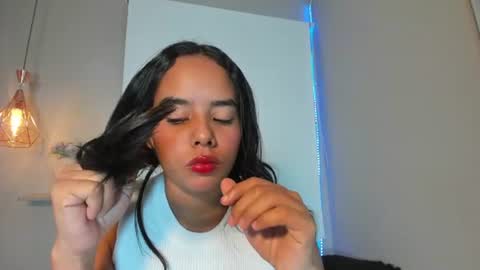 Snapshot of roxy_stone1 chatting on June 2026 07:13:01 PM roxy_stone1 online show from June 2026 07:13:01 PM
