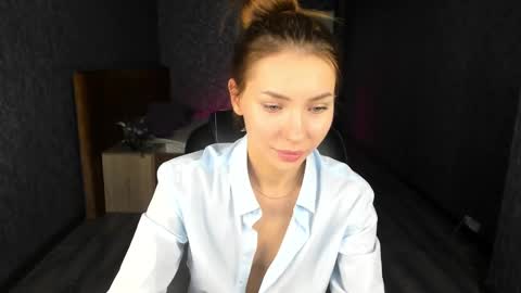 Snapshot of roxy_the_daedevill chatting on December 2024 04:55:01 AM roxy_the_daedevill online show from December 2024 04:55:01 AM