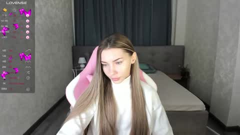 Snapshot of roxy_the_daedevill chatting on January 2025 01:26:01 AM roxy_the_daedevill online show from January 2025 01:26:01 AM