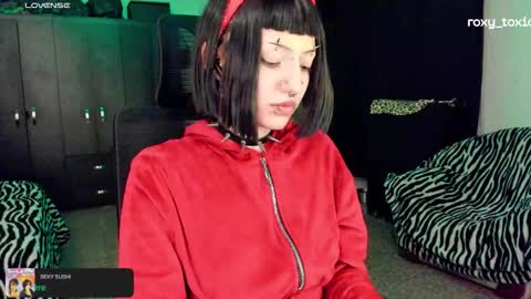 Roxy Independient model Help me to reach 50 thumbs up online show from October 2025 01:38:01 AM