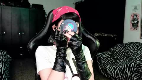 Roxy Independient model Help me to reach 50 thumbs up online show from January 2026 12:36:01 AM