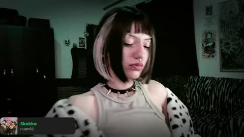 Snapshot of roxy_toxic chatting on May 2026 11:01:04 PM Roxy Independient model Help me to reach 50 thumbs up online show from May 2026 11:01:04 PM