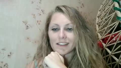 Snapshot of roxyfox18x01 chatting on October 2025 08:06:02 PM roxyfox18x01 online show from October 2025 08:06:02 PM