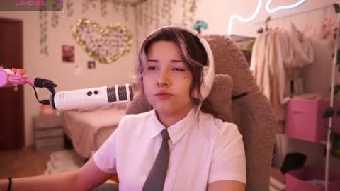 Snapshot of roxysuh chatting on June 2026 08:42:01 AM roxysuh online show from June 2026 08:42:01 AM