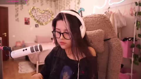 Snapshot of roxysuh chatting on June 2026 07:36:01 AM roxysuh online show from June 2026 07:36:01 AM