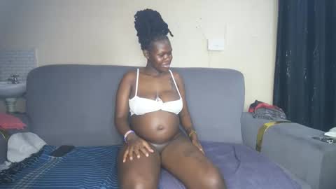 royal_charm online show from February 2026 07:48:01 PM