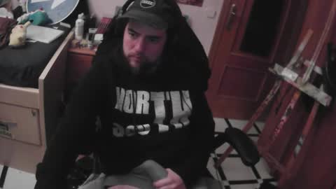 Snapshot of royer04 chatting on November 2025 12:25:01 AM royer04 online show from November 2025 12:25:01 AM