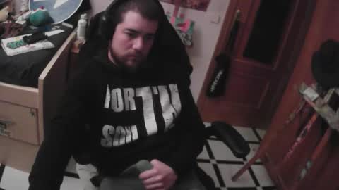 Snapshot of royer04 chatting on December 2025 08:59:02 PM royer04 online show from December 2025 08:59:02 PM