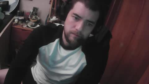 Snapshot of royer04 chatting on February 2026 12:20:02 AM royer04 online show from February 2026 12:20:02 AM