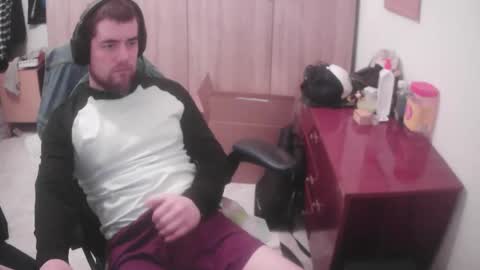 Snapshot of royer04 chatting on February 2026 02:07:03 AM royer04 online show from February 2026 02:07:03 AM