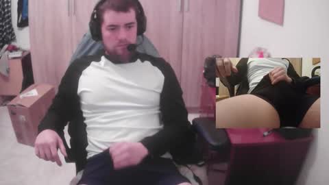 Snapshot of royer04 chatting on February 2026 11:25:01 PM royer04 online show from February 2026 11:25:01 PM