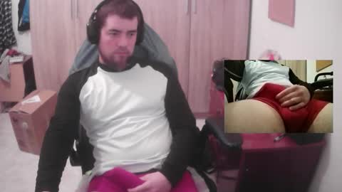 Snapshot of royer04 chatting on February 2026 11:59:01 PM royer04 online show from February 2026 11:59:01 PM