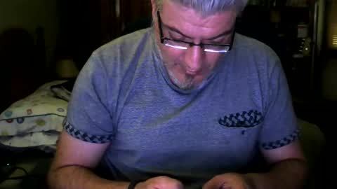 Snapshot of rrd85 chatting on October 2025 09:17:04 AM rrd85 online show from October 2025 09:17:04 AM