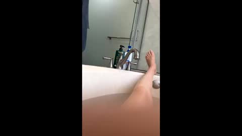 ireneTxCD online show from March 2025 07:54:02 PM