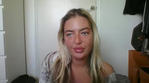 Snapshot of rubyredxxxoxxx chatting on February 2025 09:19:01 AM rubyredxxxoxxx online show from February 2025 09:19:01 AM