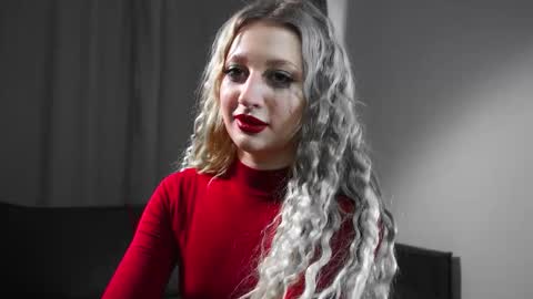 Mila online show from October 2025 05:19:01 AM