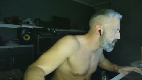 Chico que rico Caliente online show from January 2025 02:13:01 PM
