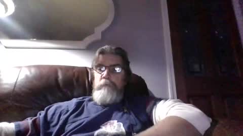 Snapshot of runningaround60 chatting on October 2025 02:13:01 AM runningaround60 online show from October 2025 02:13:01 AM