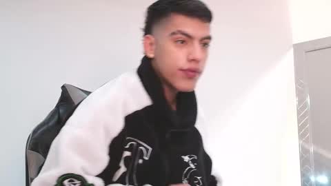  R U S S E L L  online show from January 2026 11:59:02 AM