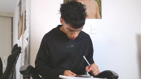  R U S S E L L  online show from February 2026 02:16:02 PM