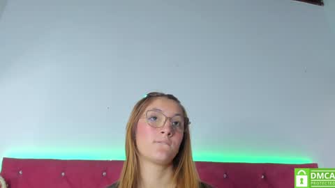 Snapshot of ruth_harvey chatting on January 2025 07:12:01 PM Ruth online show from January 2025 07:12:01 PM