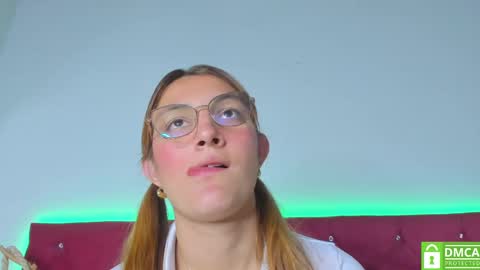 Snapshot of ruth_harvey chatting on February 2025 04:15:01 PM Ruth online show from February 2025 04:15:01 PM