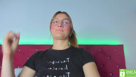 Snapshot of ruth_harvey chatting on March 2025 01:05:02 PM Ruth online show from March 2025 01:05:02 PM