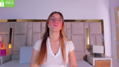 Snapshot of ruth_harvey chatting on September 2025 04:29:01 AM Ruth online show from September 2025 04:29:01 AM