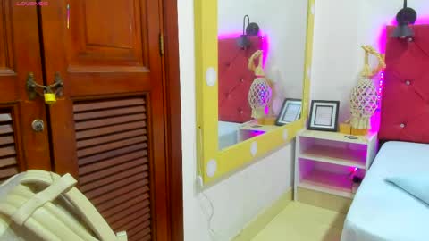 Snapshot of ruth_harvey chatting on October 2025 12:50:01 PM Ruth online show from October 2025 12:50:01 PM