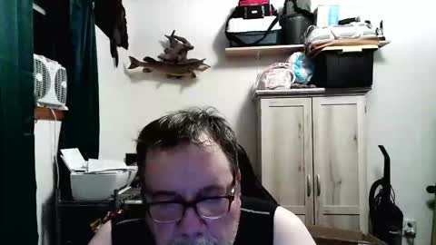 rwzar_1965 online show from April 2026 03:43:01 AM