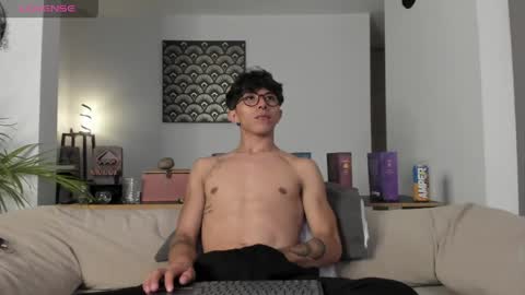 Snapshot of ryan_clark_ chatting on May 2026 02:38:02 AM Ryan online show from May 2026 02:38:02 AM