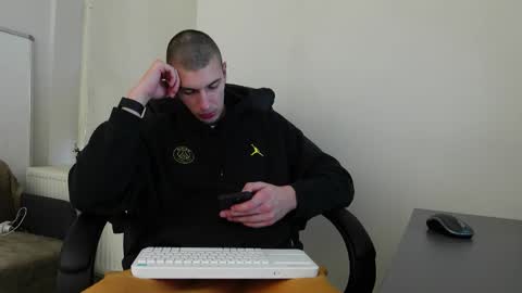 Snapshot of ryan_dozer chatting on November 2025 07:08:02 AM RYAN DOZER online show from November 2025 07:08:02 AM