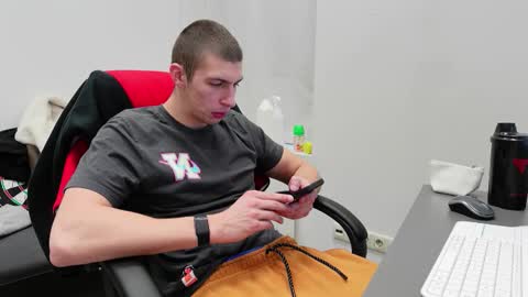 Snapshot of ryan_dozer chatting on November 2025 08:46:02 AM RYAN DOZER online show from November 2025 08:46:02 AM